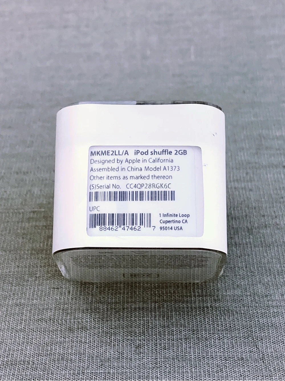 Apple iPod Shuffle 2GB 4th Generation Silver